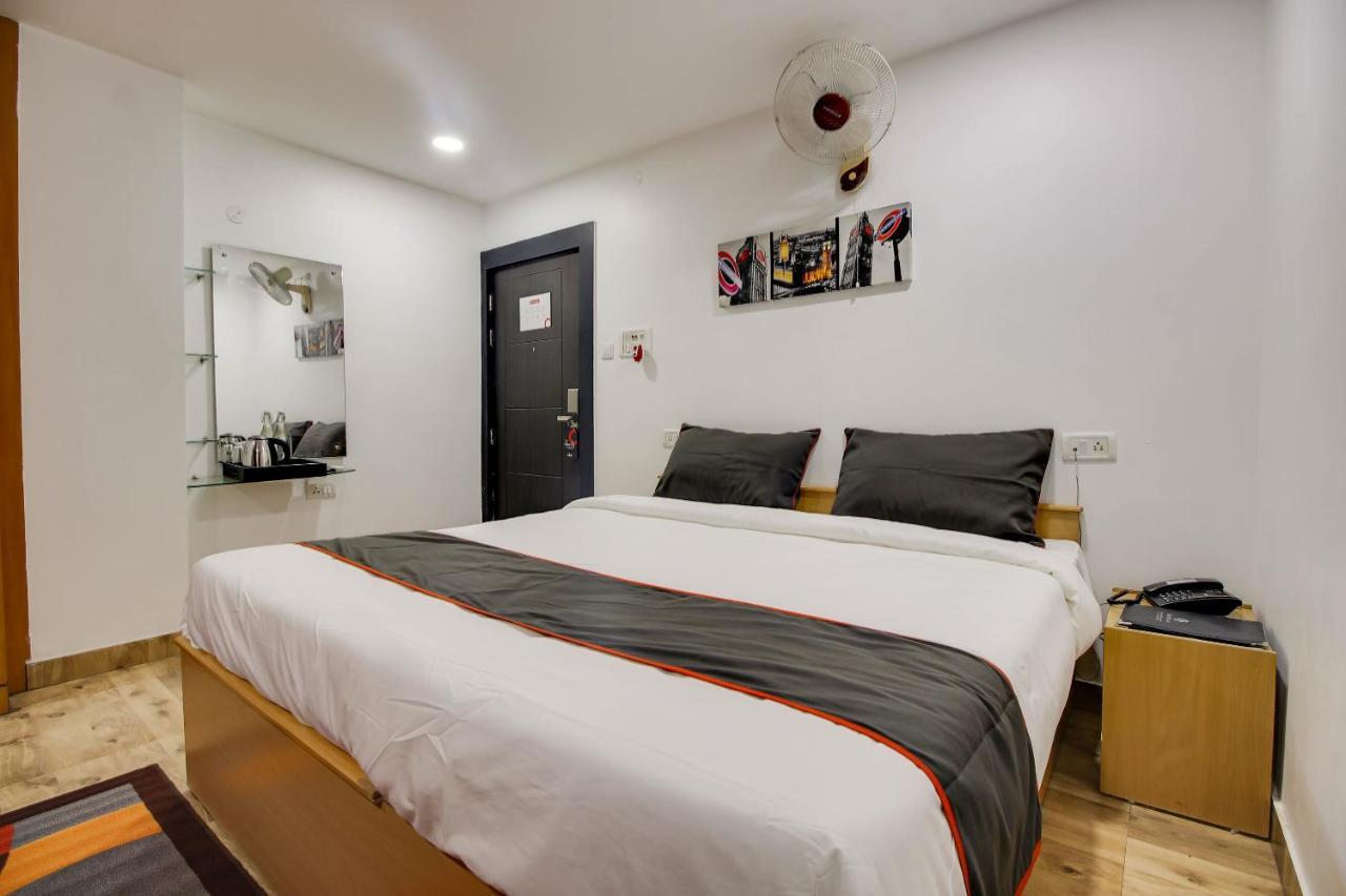 Oyo 2794 Hotel Plaza Inn Guwahati Bagian luar foto